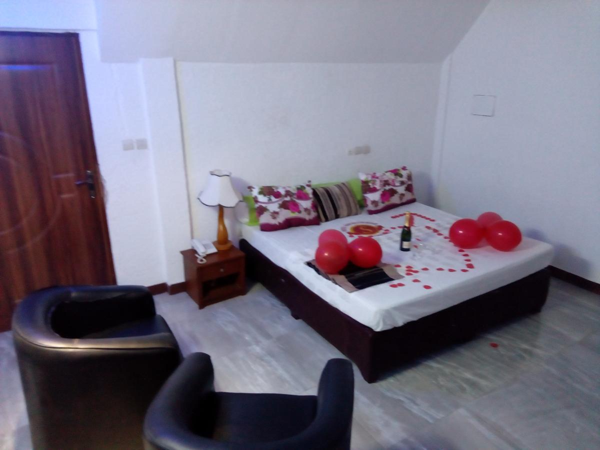 Senateur Hotel Agontinkon Cotonou Buitenkant foto
