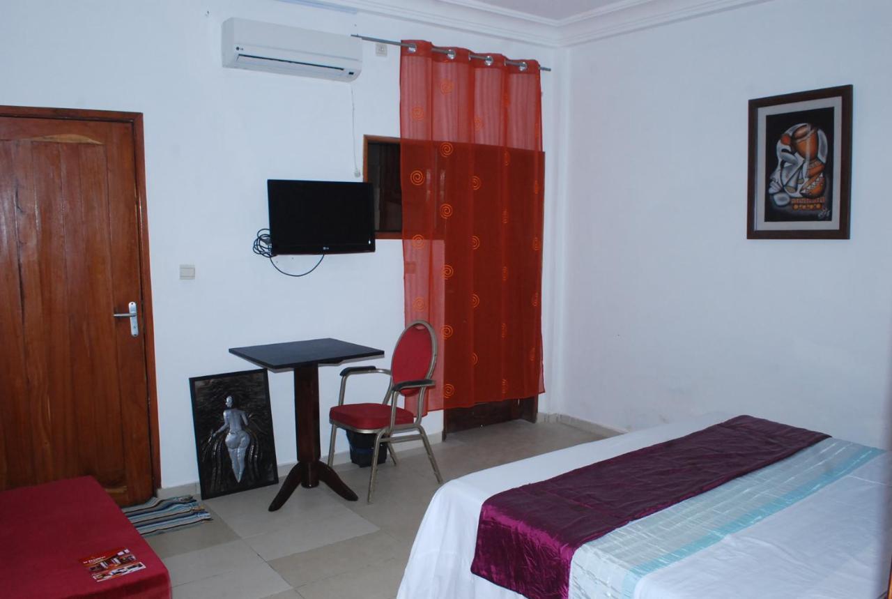 Senateur Hotel Agontinkon Cotonou Buitenkant foto