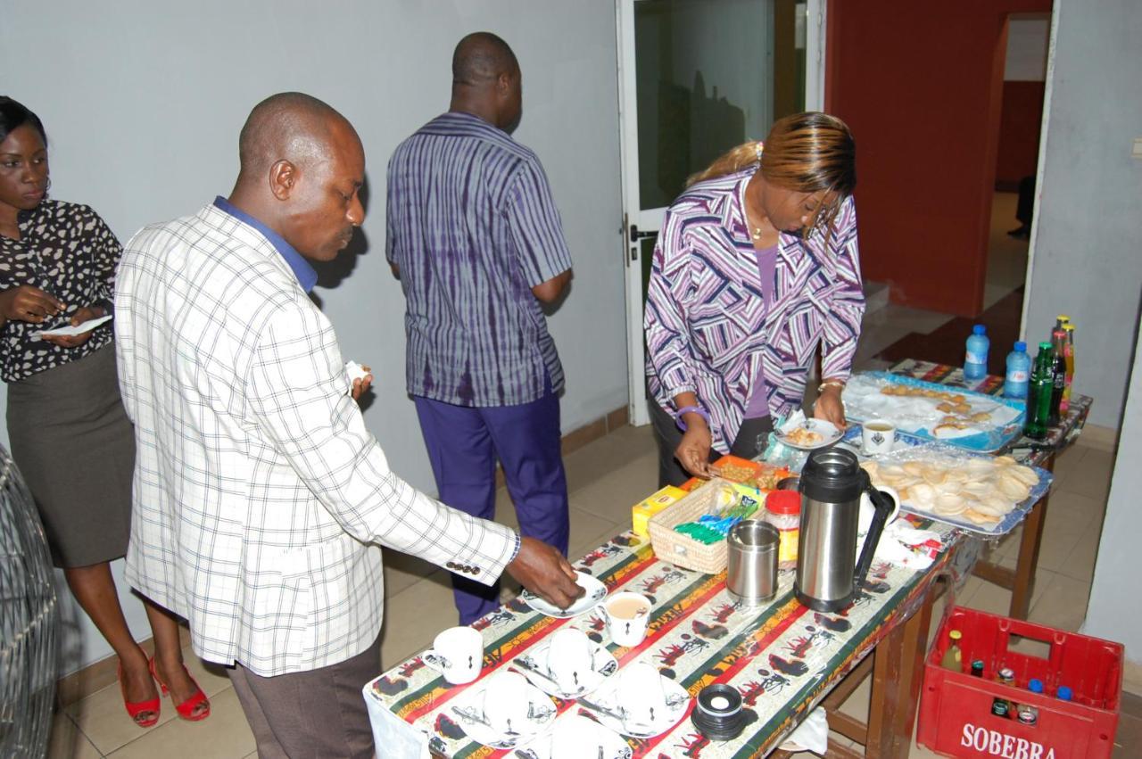 Senateur Hotel Agontinkon Cotonou Buitenkant foto