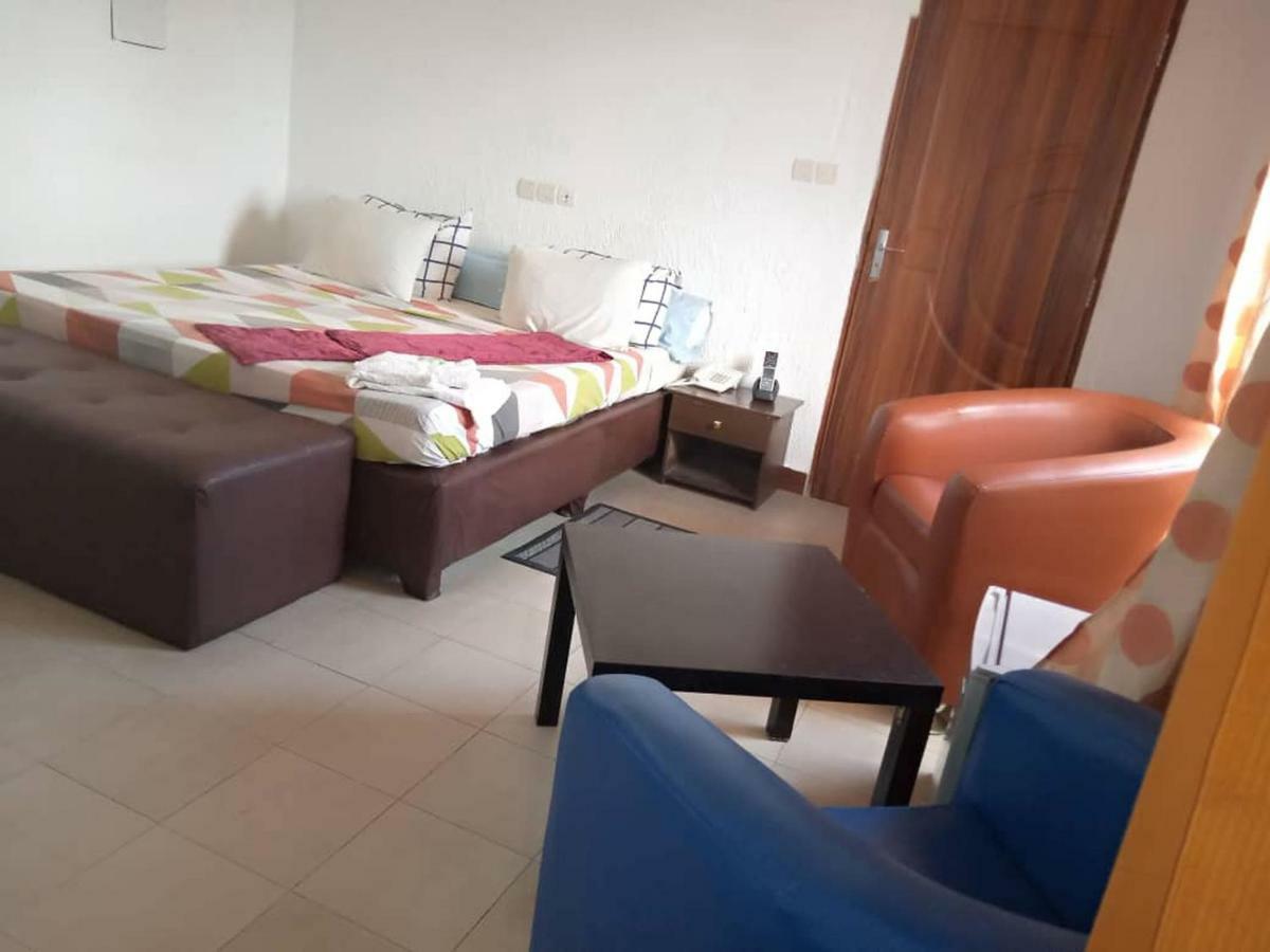 Senateur Hotel Agontinkon Cotonou Buitenkant foto