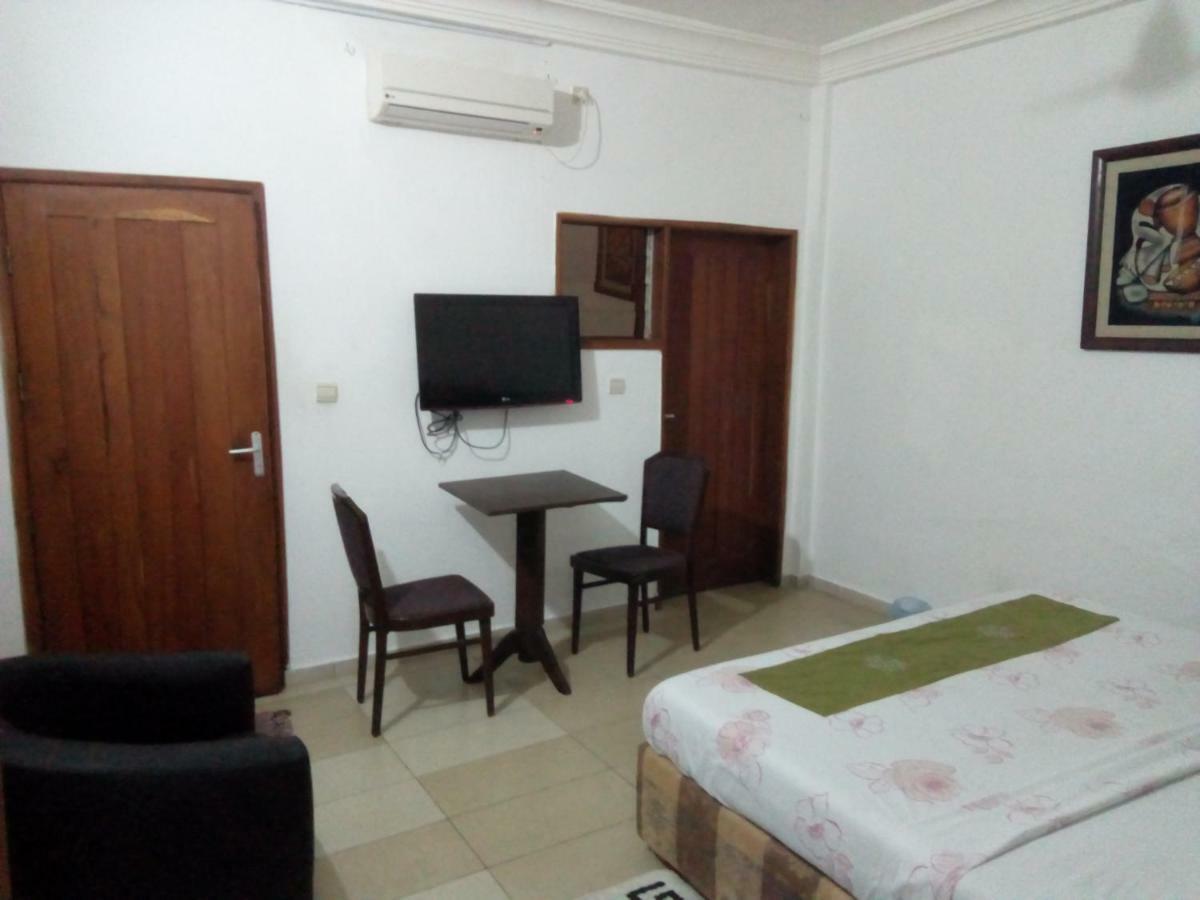Senateur Hotel Agontinkon Cotonou Buitenkant foto