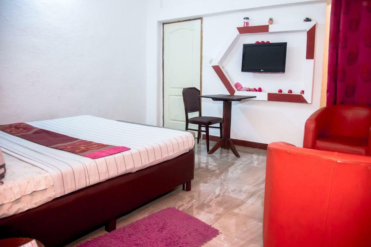Senateur Hotel Agontinkon Cotonou Buitenkant foto