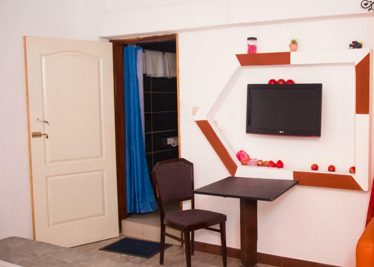 Senateur Hotel Agontinkon Cotonou Buitenkant foto